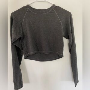Alphalete Dark Gray Long Sleeve Crop Top
